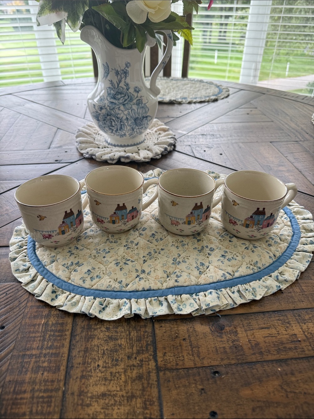 International Heartland set of 4 cups